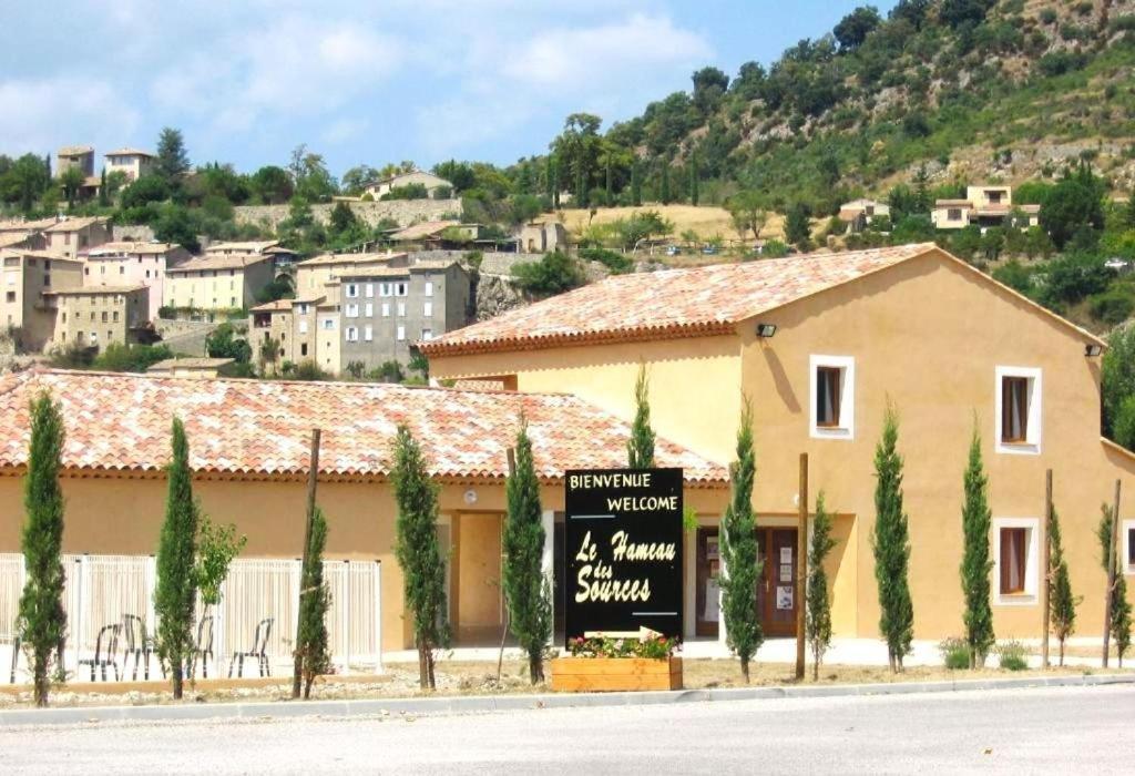 La Tour De Guet Aparthotel Montbrun-les-Bains Esterno foto